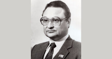 Юбилей классика белорусской литературы: 90 лет Геннадию Буравкину