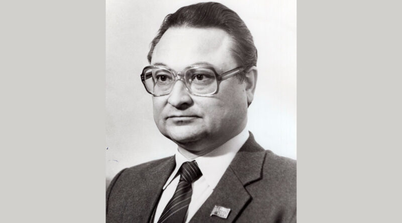 Юбилей классика белорусской литературы: 90 лет Геннадию Буравкину